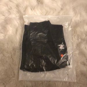 Pearl Box Black high wait scrunch butt leggings